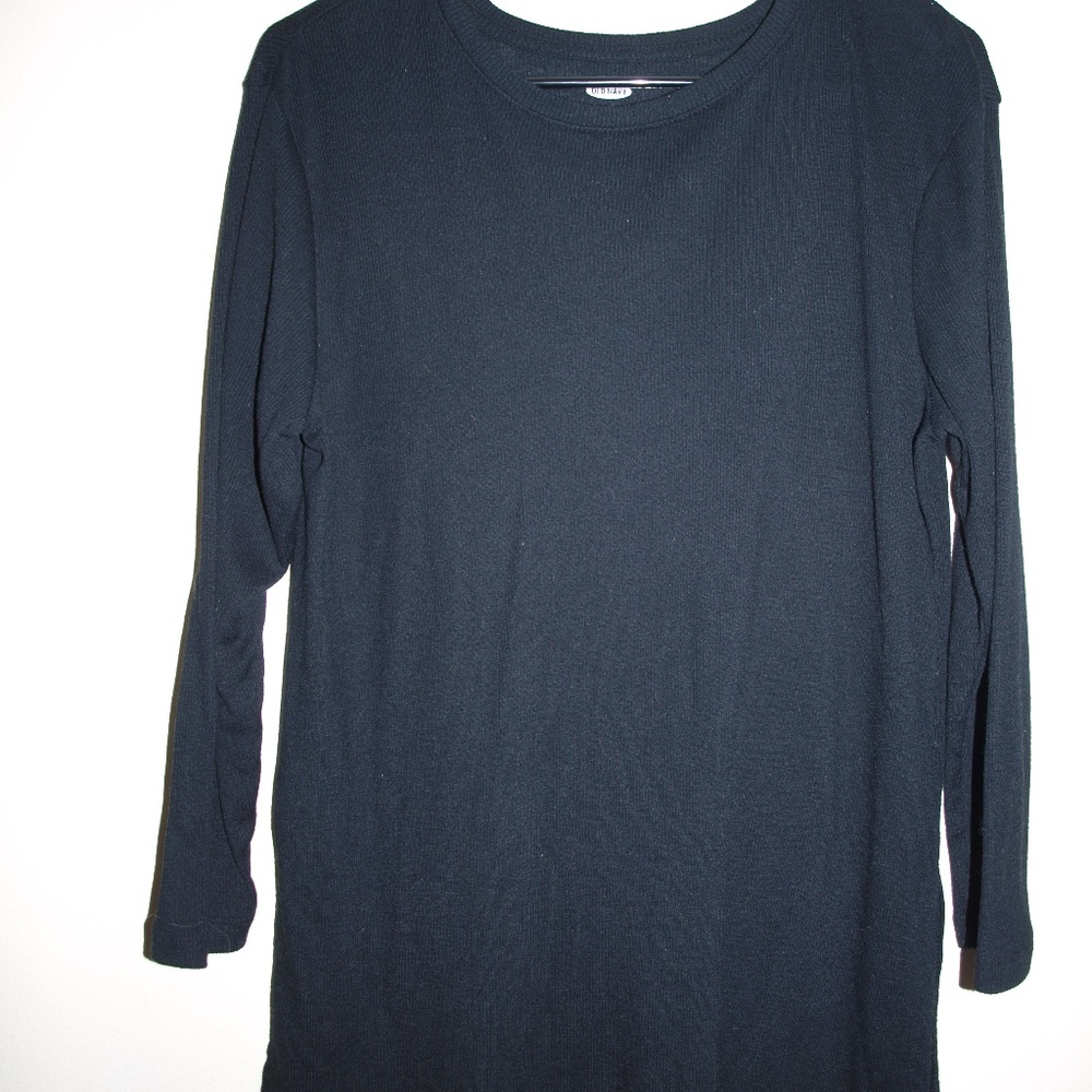 3/4 Sleeved Black Ribbed Tunic w/ side cutouts